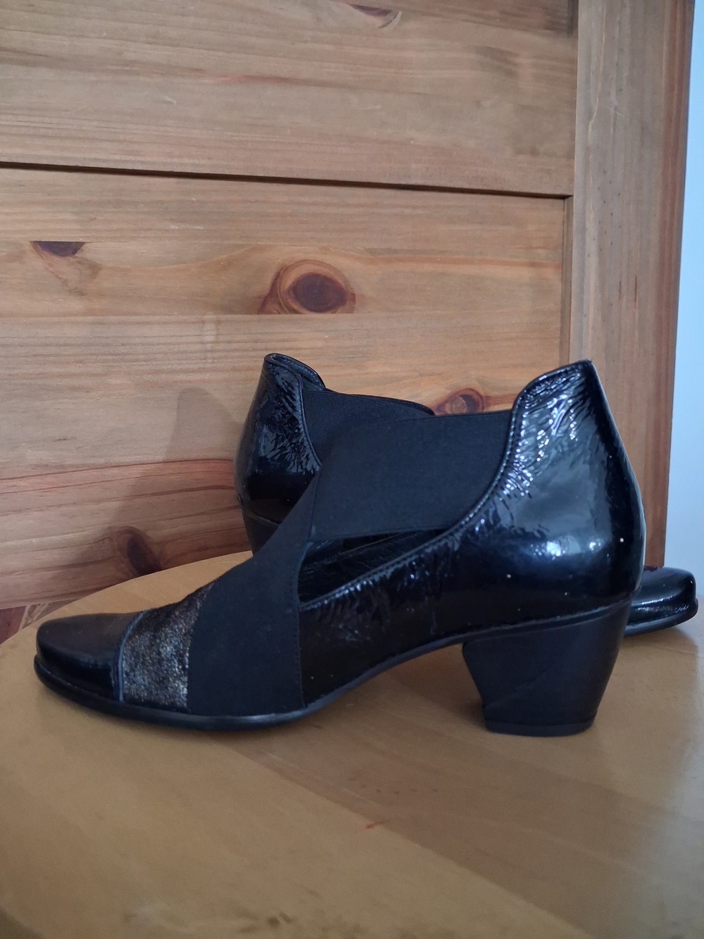 Un Tour En Ville Vintage LeatherBlack Low Heel Women’s Shoes